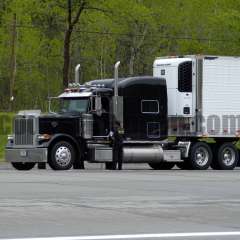 Cannan Toll Booth New York Weigh Station Truck Scale Picture Truck Inspection at the Canaan Toll Booth Cannan Toll Booth New York Weigh Station Truck Scale Picture Truck Inspection at the Canaan Toll Booth