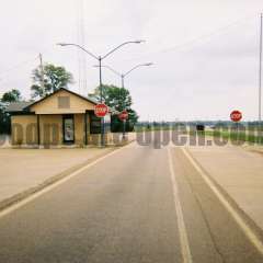 Lula (Helena AR) Mississippi Weigh Station Truck Scale Picture  The weigh station from the east bound side.